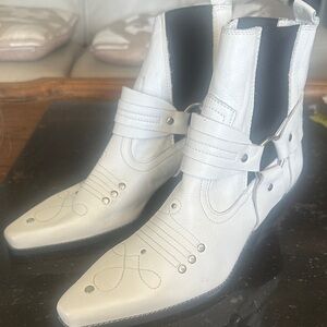 # ✔️39 White Leather Intervalle Western Harness Ankle Boots